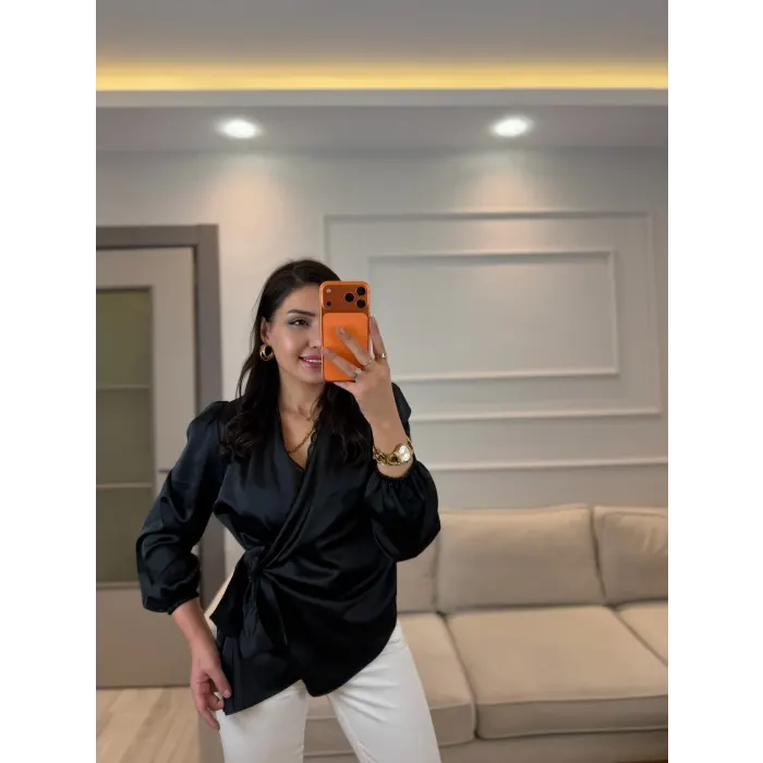 Dantel Detaylı Bağlamalı Saten Gömlek