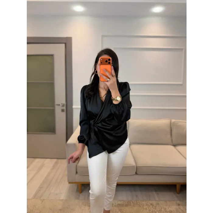 Dantel Detaylı Bağlamalı Saten Gömlek