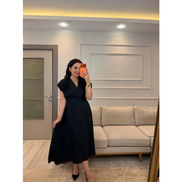 Tasarım Gül Detaylı Elbise