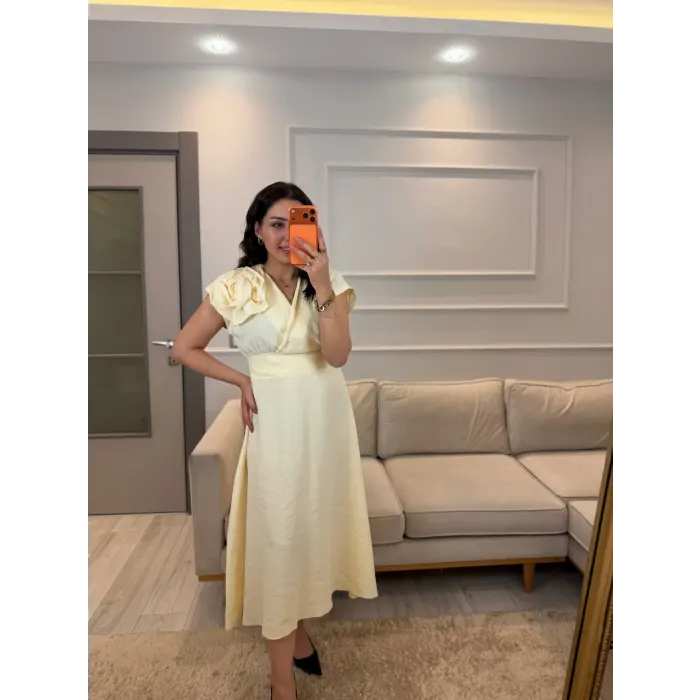 Tasarım Gül Detaylı Elbise