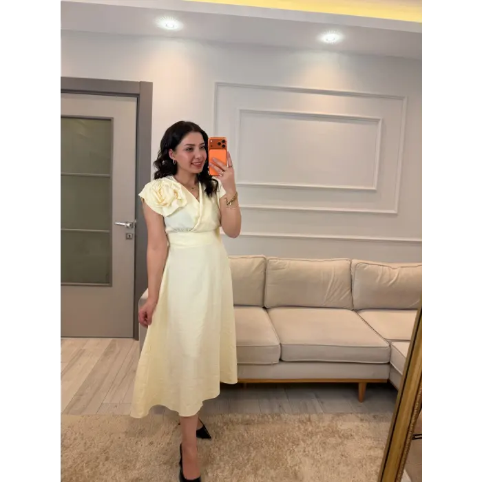 Tasarım Gül Detaylı Elbise