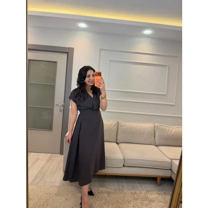 Tasarım Gül Detaylı Elbise