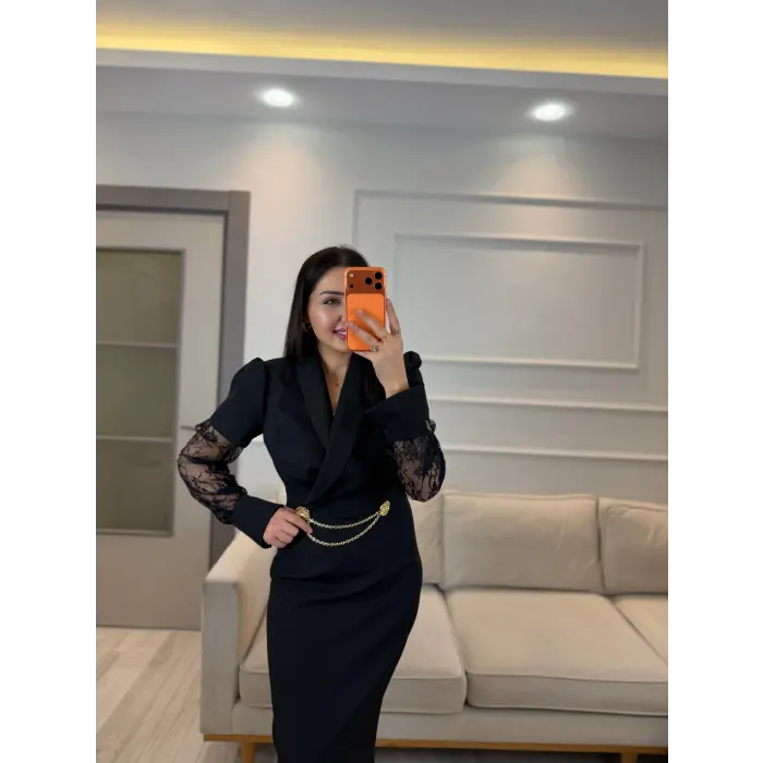 Zincir Detaylı Kol Dantel Elbise