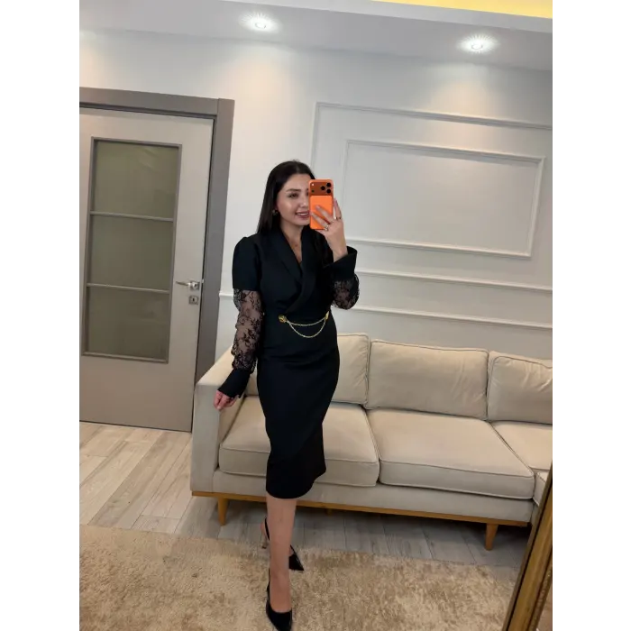 Zincir Detaylı Kol Dantel Elbise
