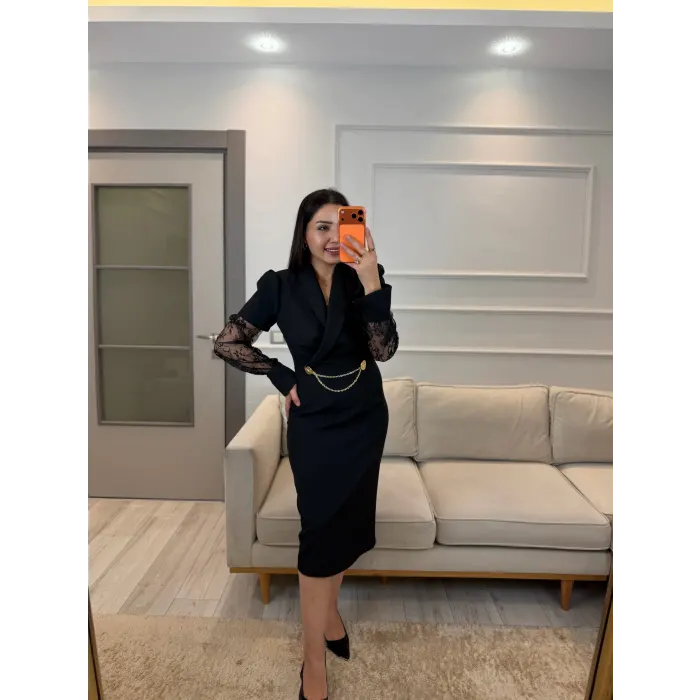 Zincir Detaylı Kol Dantel Elbise