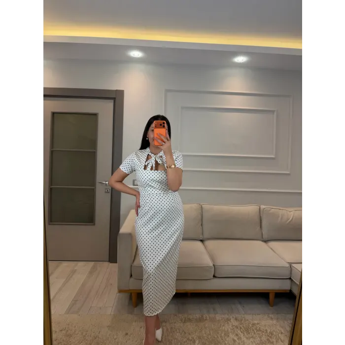 Yaka Bağcıklı Puantiyeli Elbise