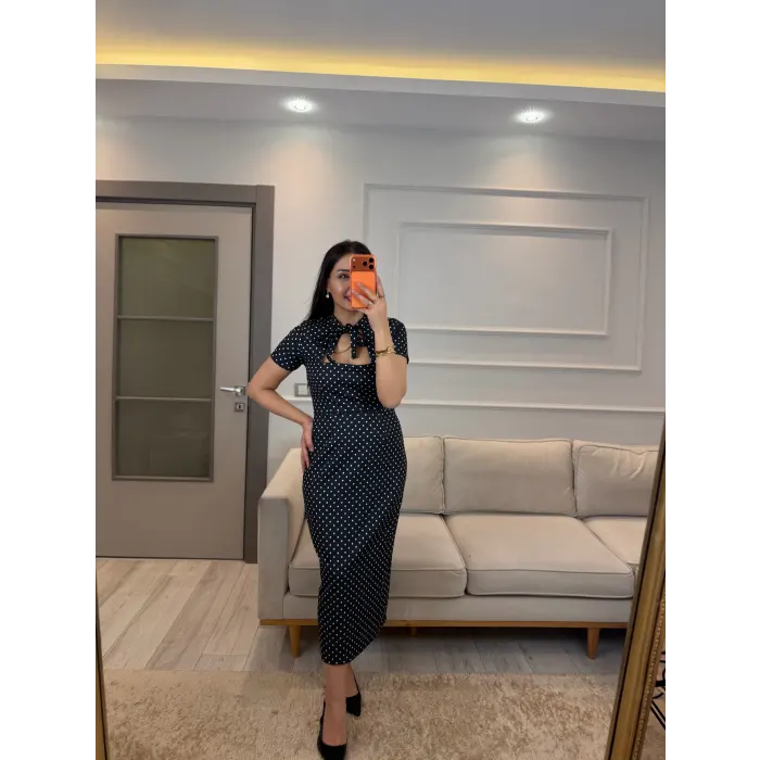 Yaka Bağcıklı Puantiyeli Elbise