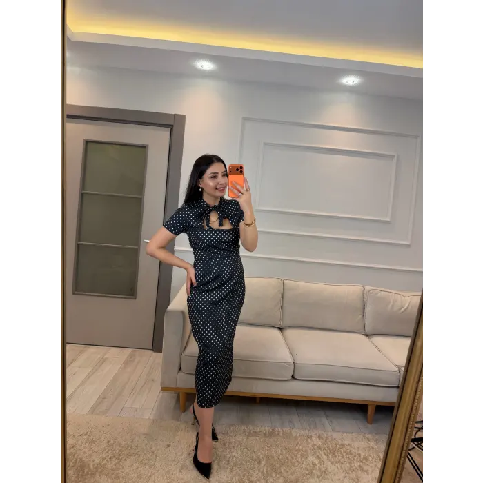 Yaka Bağcıklı Puantiyeli Elbise