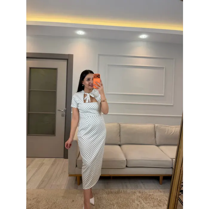 Yaka Bağcıklı Puantiyeli Elbise