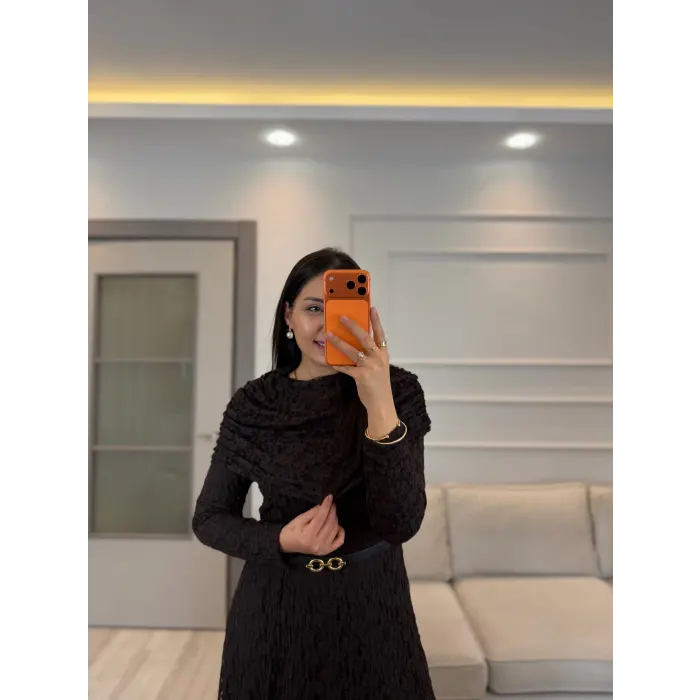 Tasarım Kapalı Madonna Detaylı Güpür Elbise