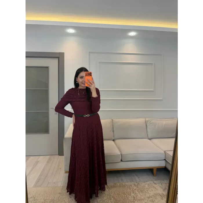 Tasarım Kapalı Madonna Detaylı Güpür Elbise