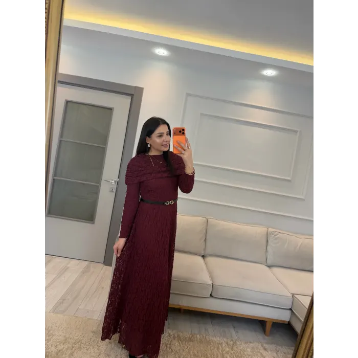 Tasarım Kapalı Madonna Detaylı Güpür Elbise