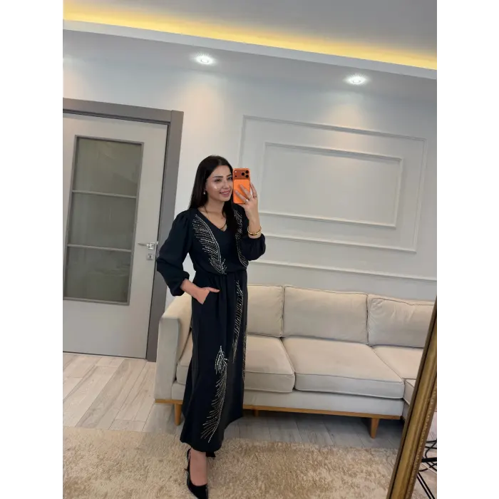 Taş Detaylı Tasarım Elbise