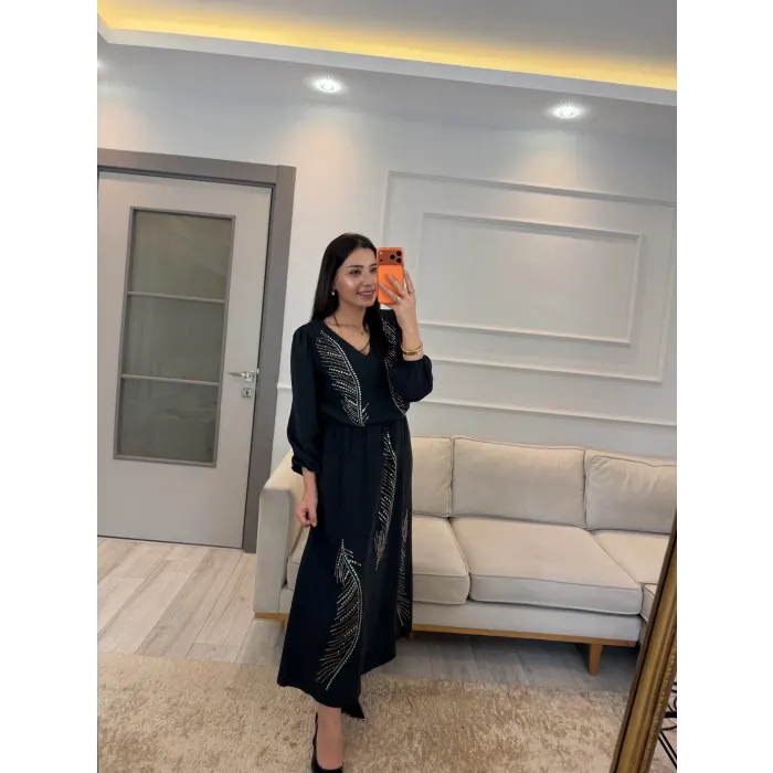 Taş Detaylı Tasarım Elbise