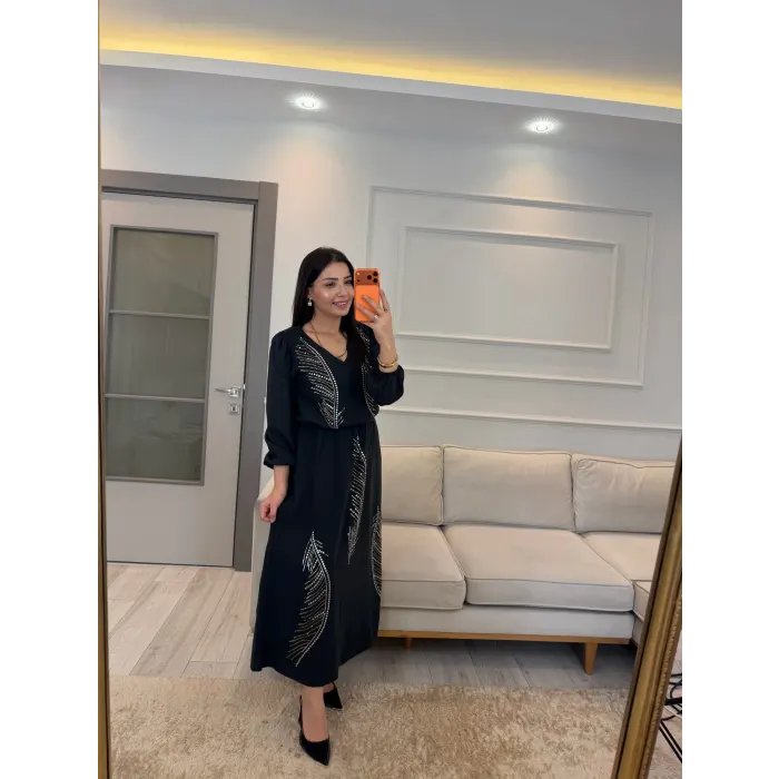 Taş Detaylı Tasarım Elbise