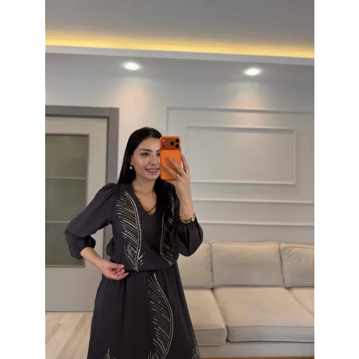 Taş Detaylı Tasarım Elbise