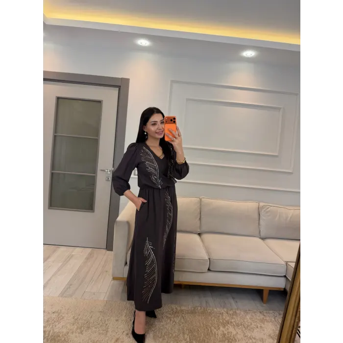 Taş Detaylı Tasarım Elbise