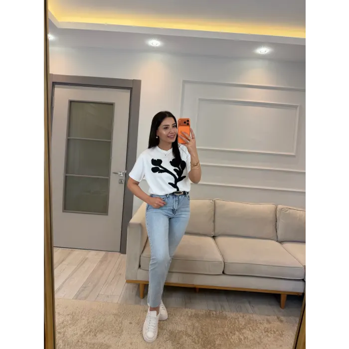 İpkyl Üç Boyutlu Çiçek T-Shirt