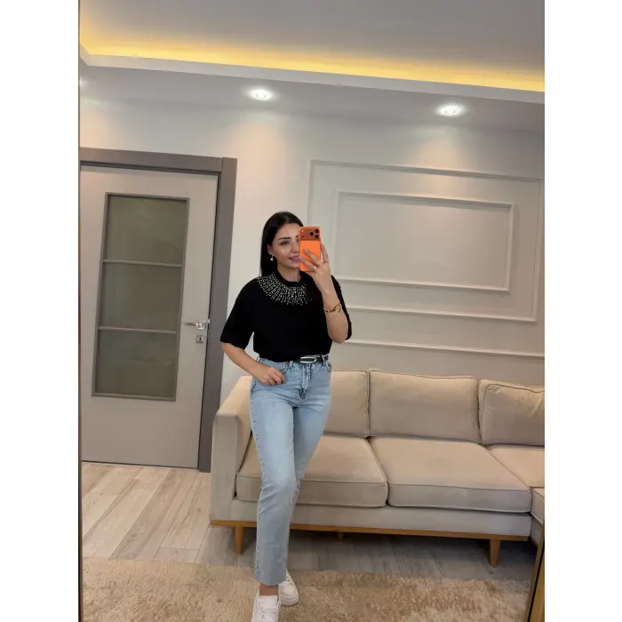 Mairin Yaka Taşlı T-Shirt