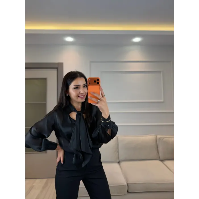 Organize Fular Detaylı Gömlek