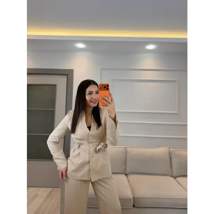 Gül Detaylı Blazer Ceket Pantolon Takım