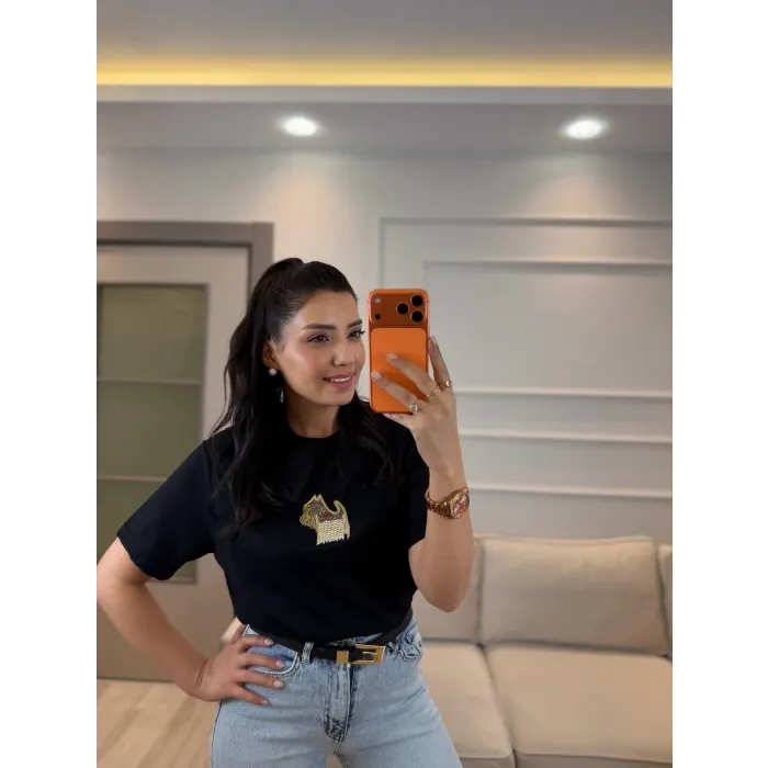 Club Püskül Taşlı Köpek T-Shirt