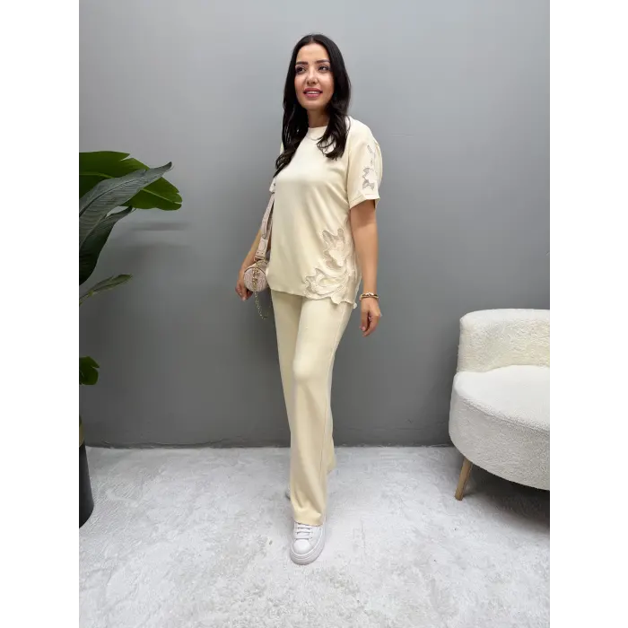 Yanı Nakışlı Modal Takım