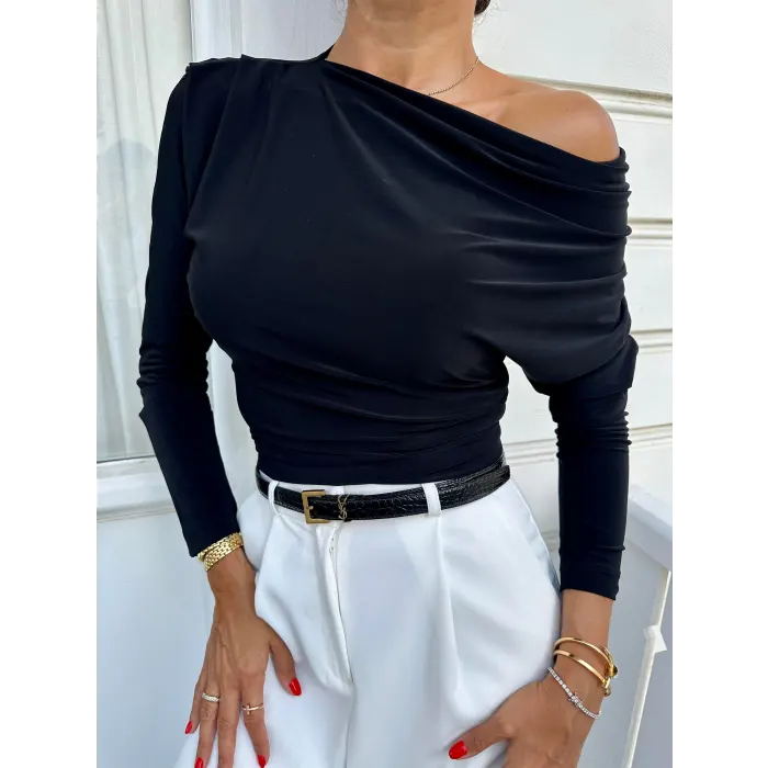 Arin Omzu Pileli Bluz