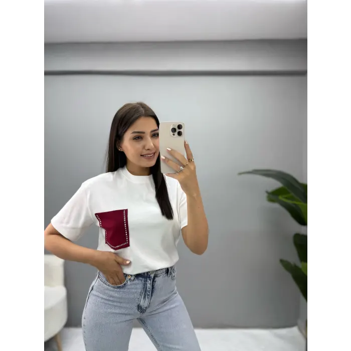 Cep Taş Detaylı T-Shirt