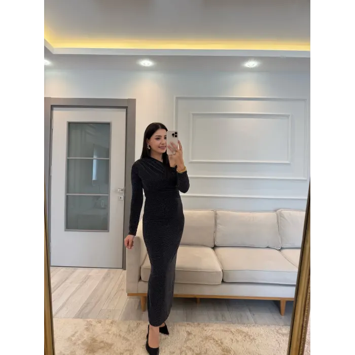 Düşük Omuz Simli Elbise