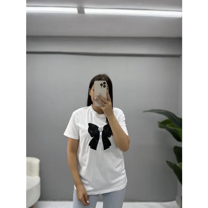 Fiyonk İnci Taş Detaylı T-Shirt