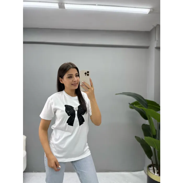 Fiyonk İnci Taş Detaylı T-Shirt