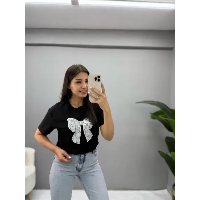 Fiyonk İnci Taş Detaylı T-Shirt