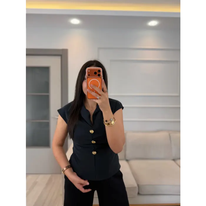 Gold Aksesuar Detaylı Drapeli Modal Bluz