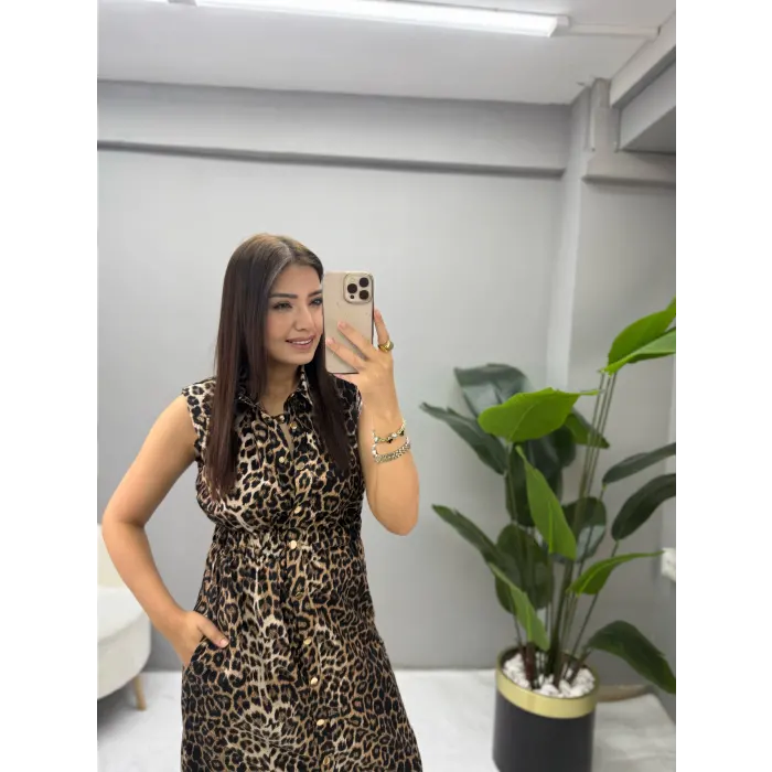 Gold Düğmeli Sıfır Kol Leopar Elbise