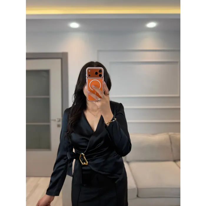 Gold Toka Detaylı Saten Bluz