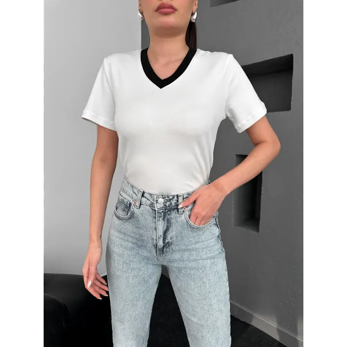 Jones Mrka Muadil V Yaka T-Shirt