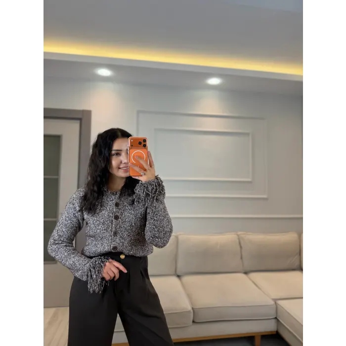 Kolu Püskül Detaylı Triko Hırka