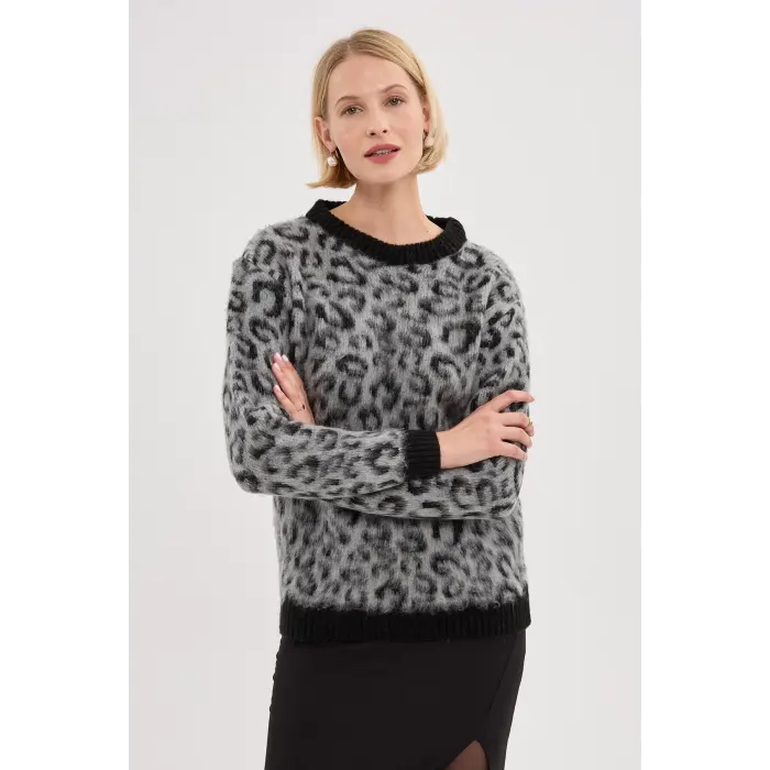 Leopar Desenli Sakallı Triko Kazak