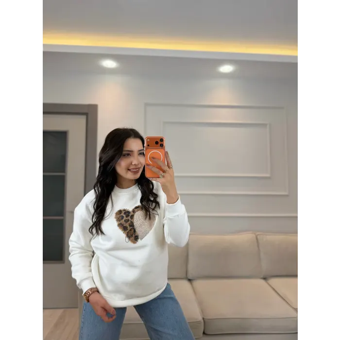 Leopar Peluş Kalp Desenli Sweatshirt
