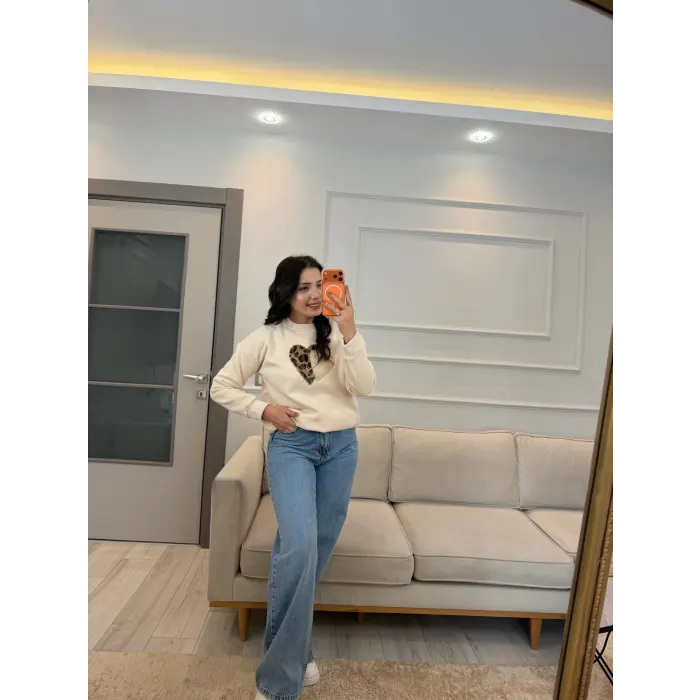 Leopar Peluş Kalp Desenli Sweatshirt