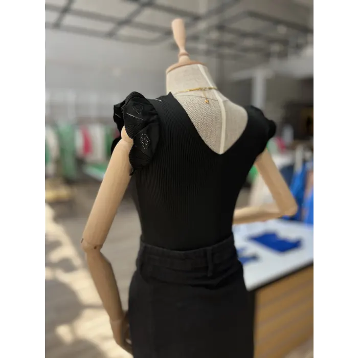 Lian Güpür Detaylı Crop