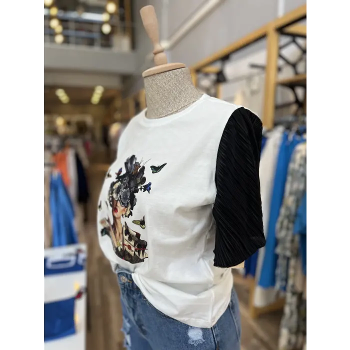 Loberiax Kol Detaylı T-Shirt