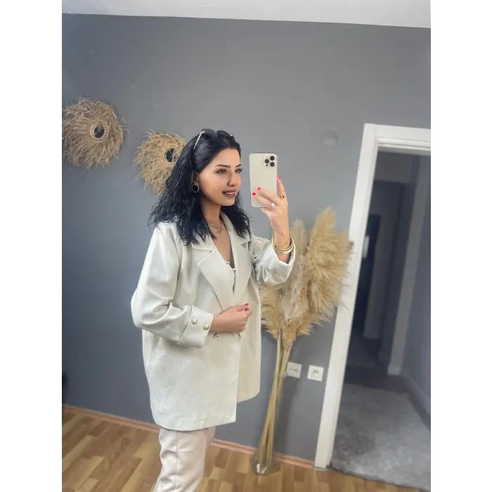 Mandvi Gold Düğmeli Oversize Blazer Ceket