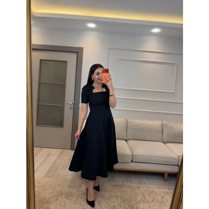 Omuz Fiyonklu Kare Yaka Elbise