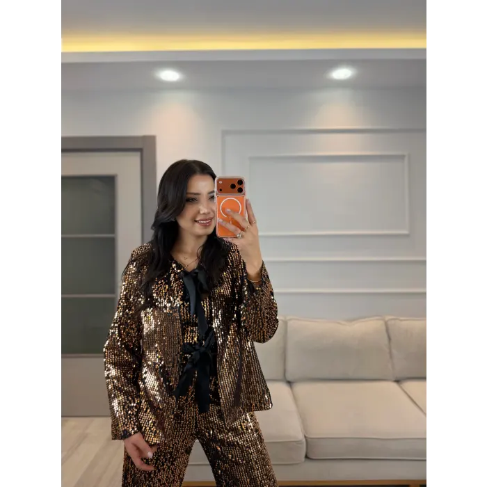 Pul Payet Fiyonk Detaylı Astarlı Ceket