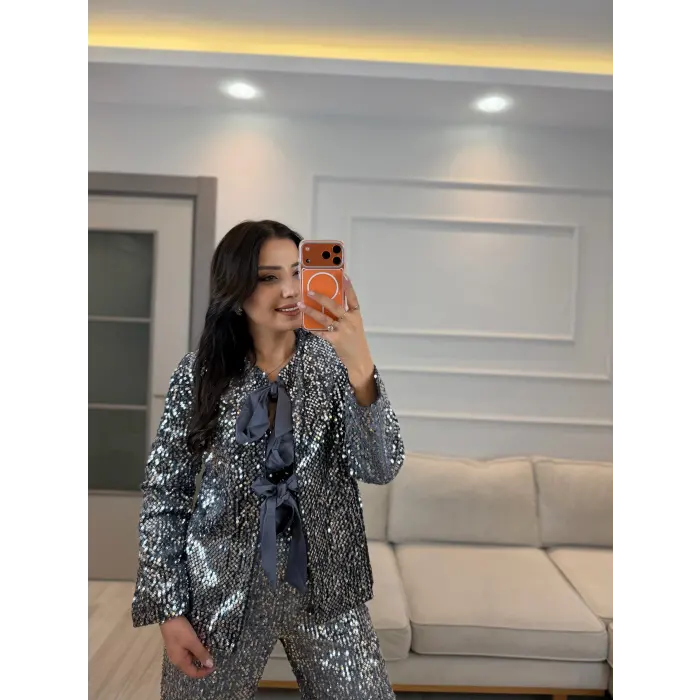 Pul Payet Fiyonk Detaylı Astarlı Ceket