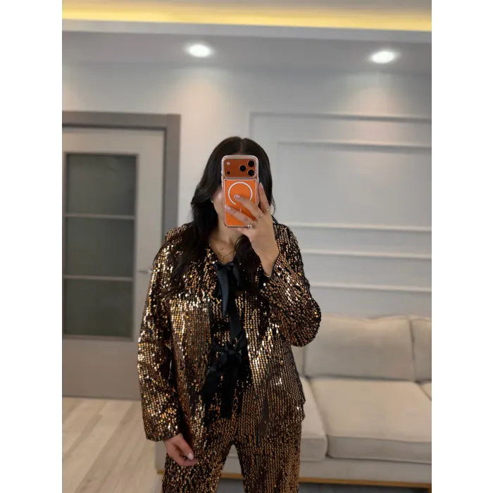 Pul Payet Fiyonk Detaylı Astarlı Ceket