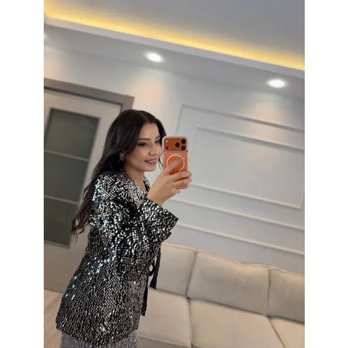Pul Payet Fiyonk Detaylı Astarlı Ceket