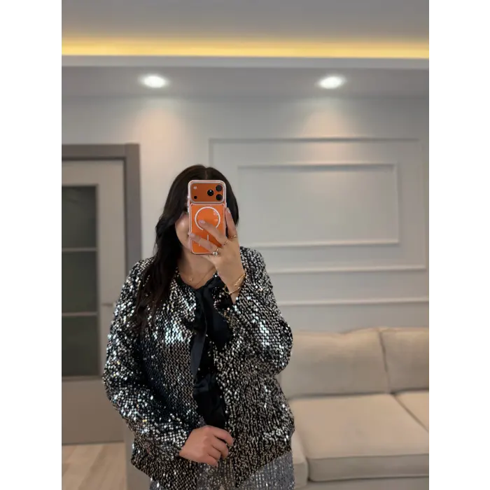 Pul Payet Fiyonk Detaylı Astarlı Ceket